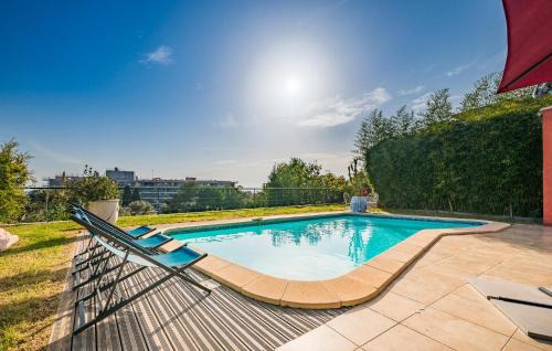 Saint-Laurent-du-Var House | Elegant 6-Bedroom Home with Pool in Saint-Laurent-Du-Var