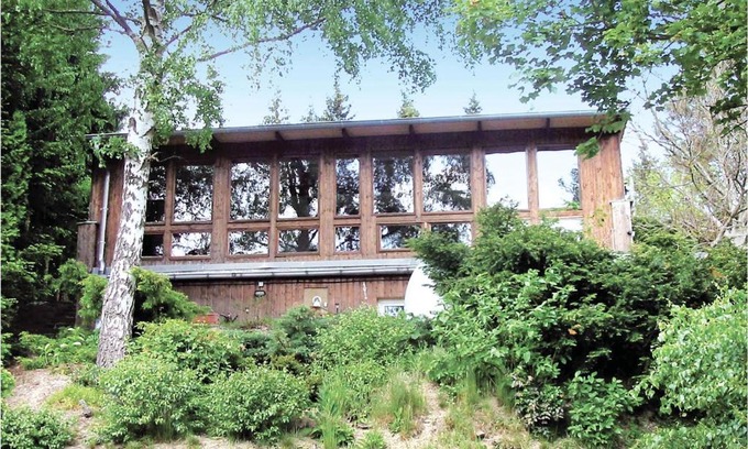 Guentersberge House | Inviting Retreat in Gntersberge with Sauna & Family-Friendly Perks