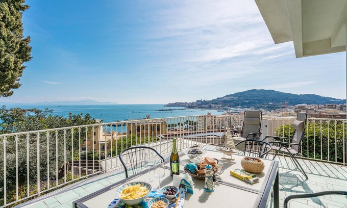 Gaeta House | Inviting 3-Bedroom Accommodation with Oceanfront Views
