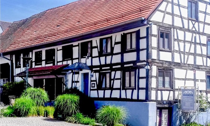 Randegg House | Cozy Home in Gottmadingen with WiFi for Family Fun