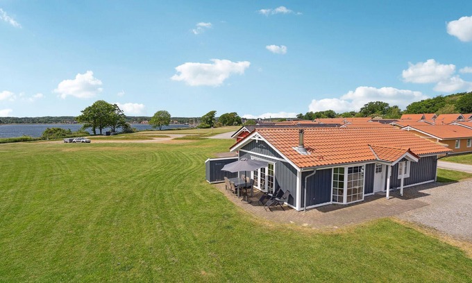 Grasten House | Spacious 4-Bedroom Getaway in Scenic Gråsten