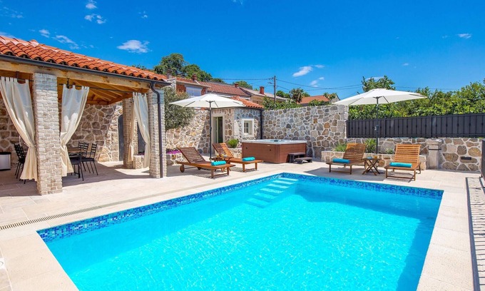 Vinodolska opcina House | Villa Mavric: Your Dream Vacation Awaits with Pool & Spa