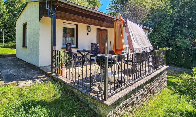 Dankerode House | Discover Your Ideal Vacation Home with Lake Views & Spa