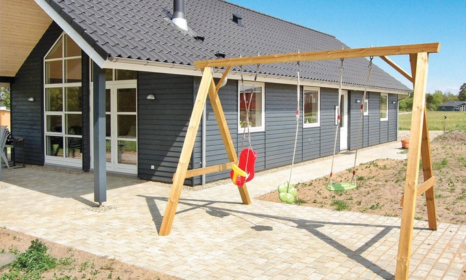 Hovborg House | Comfortable 3 Bedroom Retreat in Hovborg with Spa & Breakfast