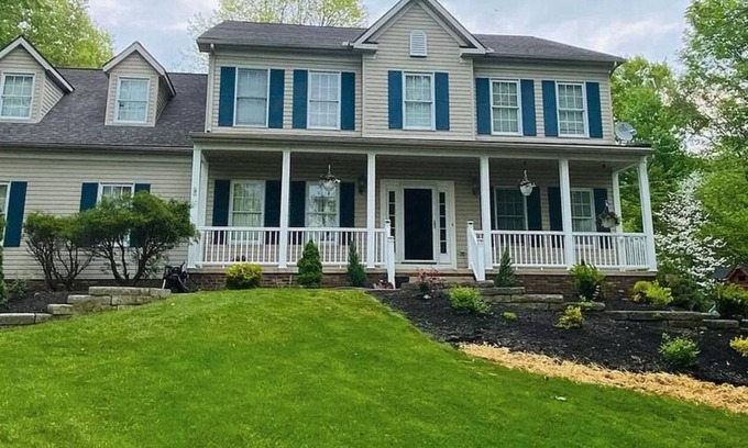 Hudson House | Family-Friendly Home in Hudson with Kitchen Amenities