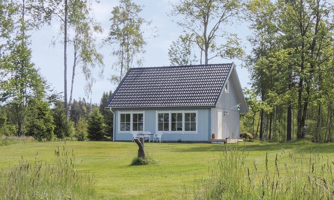 Hyltebruk House | Scenic Retreat with Panoramic Views and Spa Amenities