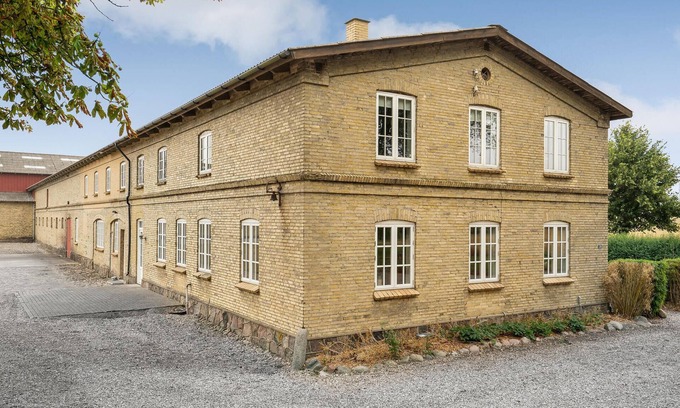 Kvaerndrup House | Experience a Delightful Stay at Egeskov Castle Farmhouse