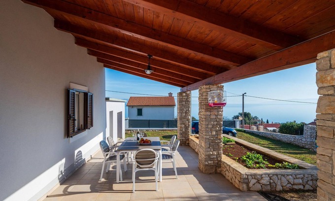 Ravni House | Ideal 2 Bedroom Getaway in Labin with Ocean Views