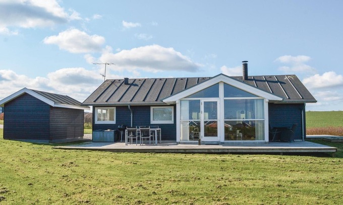 Lemvig House | Ideal 3-Bedroom Retreat in Lemvig with Ocean Views