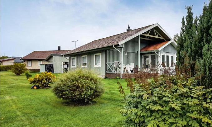 Norra Rataryd House | Cozy Home in Ljungby with Wifi for Family Getaways