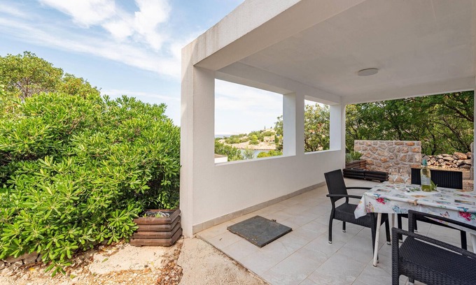Baric Draga House | Nice home in Lukovo Sugarje with WiFi