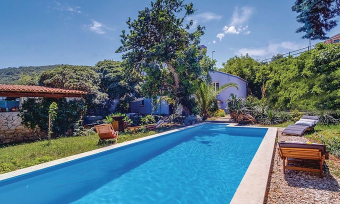 Cove Murtar House | Discover Serenity on the Beautiful Island of Mali Lo
