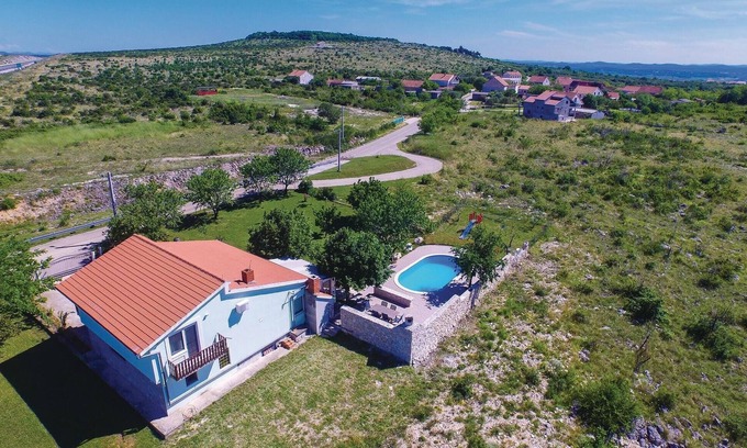 Benkovac House | Exceptional 3 Bedroom Retreat in Nadin with Private Pool