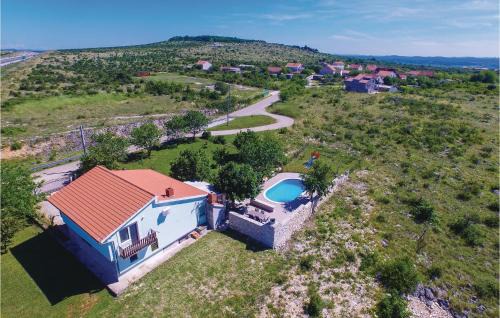 Nadin House | Welcoming Home in Nadin with Pool and Hot Tub Access
