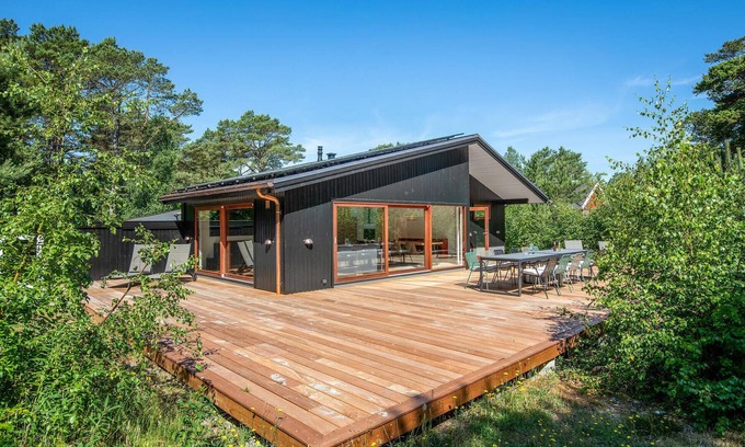 Bedegaard House | Relaxing 5 Bedroom Accommodation with Oceanfront View