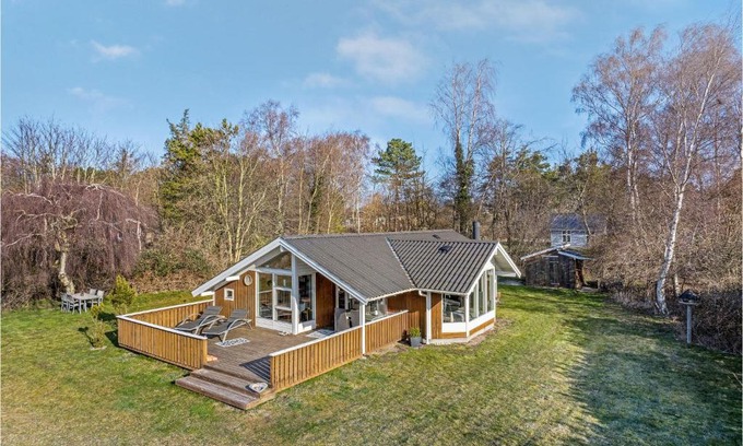Hoensinge House | Ideal Family Retreat in Nykbing Sj with Full Kitchen