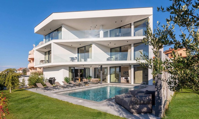 Stinjan House | Discover a Stylish Villa with Pool Near Pula's Coastline