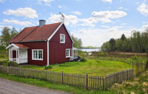 Rorvik House | Cozy Getaway in Rörvik with Free Wifi and Pet-Friendly Stays