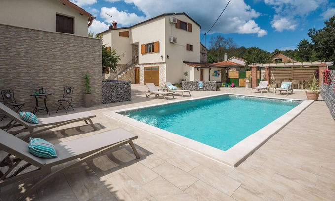 Rakotule House | Relaxing Getaway in Istria with Pool and Spa Amenities
