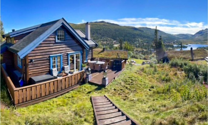 Atra House | Cozy Retreat in Rjukan with Wifi & Hot Tub Access