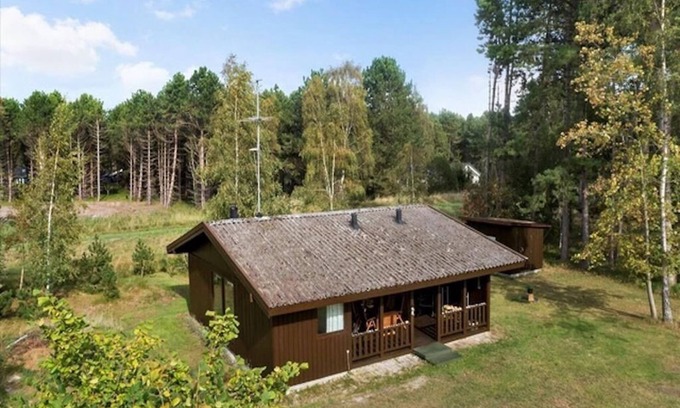 Rodby House | Family-Friendly 3 Bedroom Stay with Spa in Rødby