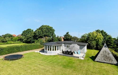 Ronbjerg House | Enjoy a Cozy Stay at Awesome Home in Roslev with Wifi