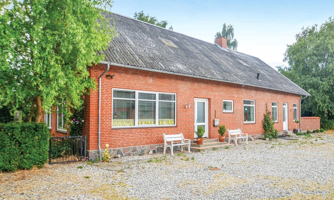 Sakskobing House | Idyllic Former Country Estate Near Sakskøbing with Pool