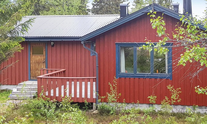 Sorsjon House | Comfortable 3-Bedroom Stay with Lake View in Sälen