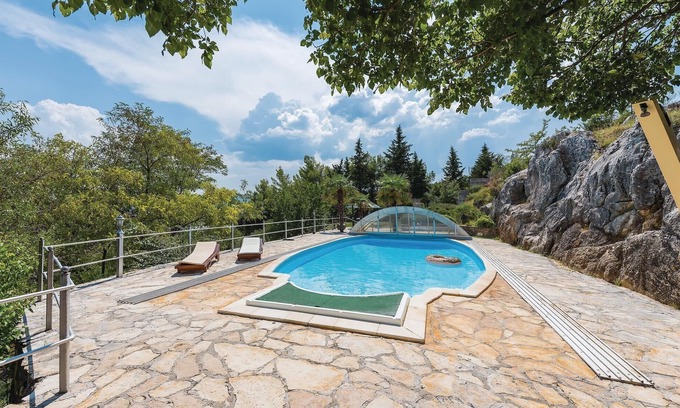 Siveric House | Experience Nature and Comfort in a Dreamlike Retreat
