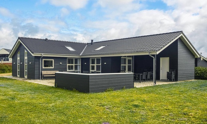 Skjern House | Inviting Oceanfront Vacation Home with Amazing Amenities