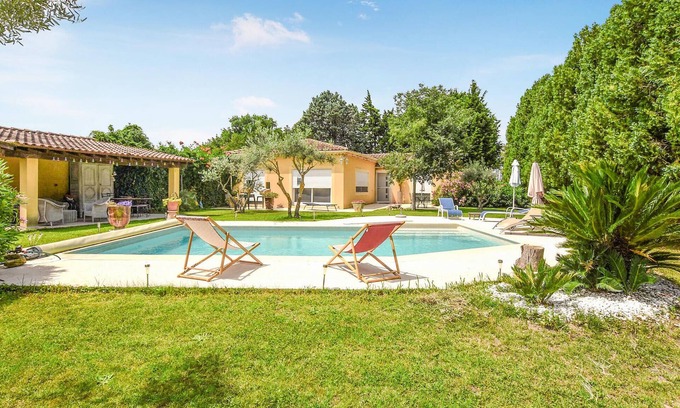 Sorgues House | Discover a Beautiful Vacation Home with Pool Near Avignon