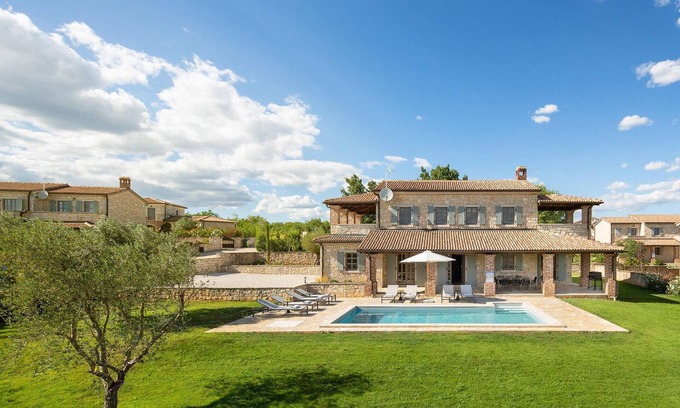 Sveti Lovrec House | Discover Villa Iskra: Your Istrian Retreat with Private Pool