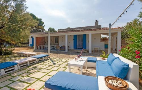 Trani House | Tranquil Family Retreat in Trani with Sea Views