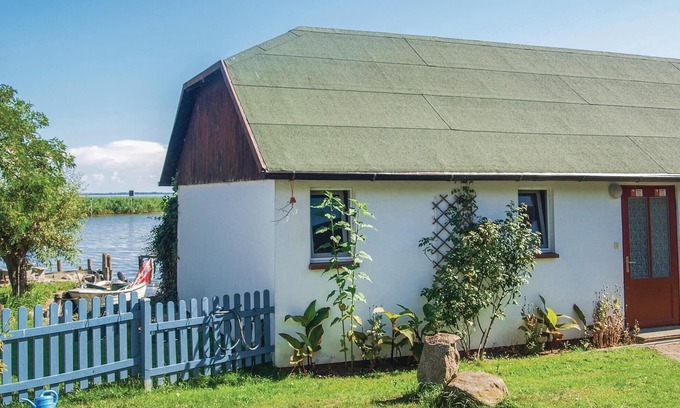 Usedom House | Exceptional 2 Bedroom Retreat with Ocean and Lake Views