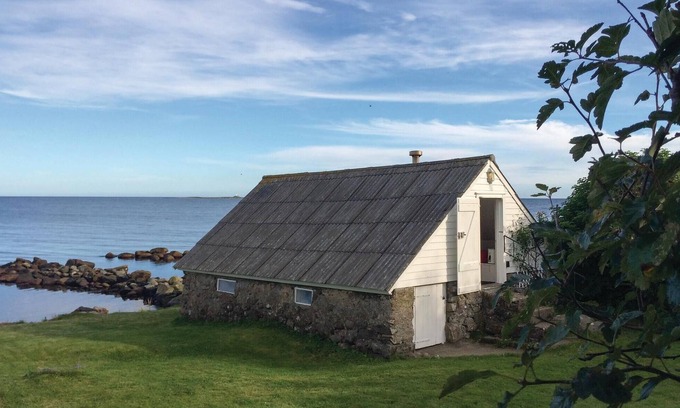 Farsund House | Beachfront Vacation Home with Spa and Ocean Views