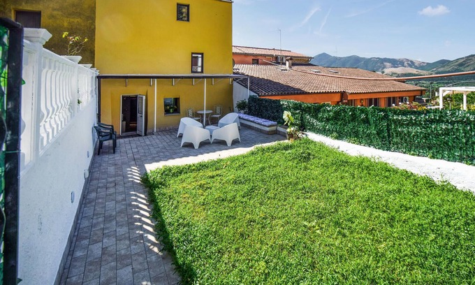 Venafro House | Nice home in Venafro with house a mountain view