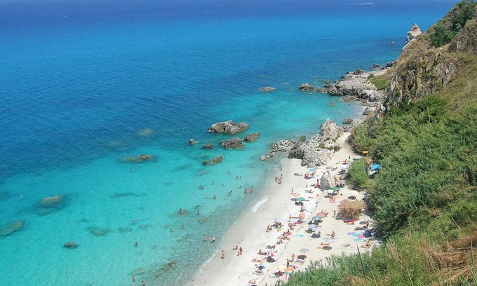Zambrone House | Unforgettable Vacation Days Await in Scenic Zambrone