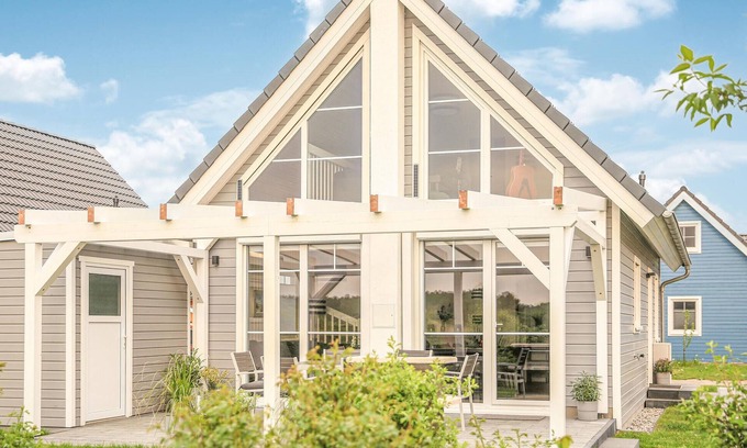 Wandlitz House | Cozy 2-Bedroom Retreat in Zerpenschleuse with Spa Access