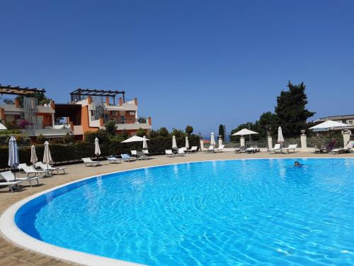 Pizzo Apartment | Beautiful Oceanfront Home in Pizzo with Pool & Top Ratings
