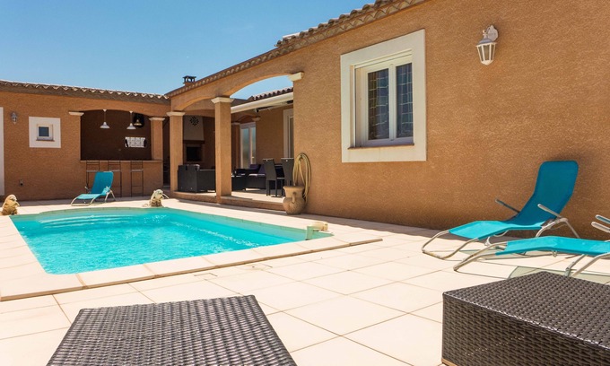 Salleles-d'Aude Villa | Relaxing Retreat with Private Pool in Scenic Village