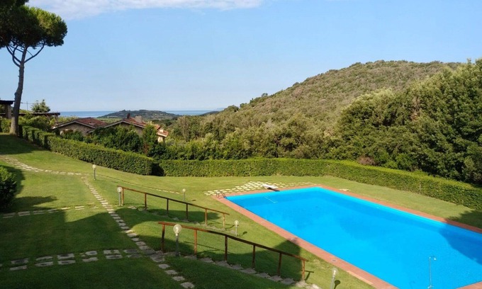 Castiglione della Pescaia Apartment | Cozy Apartment with Pool, Pet-Friendly & Ocean Views