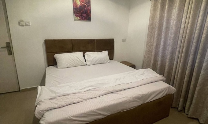 Surulere Apartment | Comfortable and Accessible Stay with Breakfast Included
