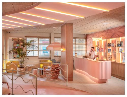 Riquier Hotel | Renovated Nice Pam Hotel: Pet-Friendly & Family Welcome