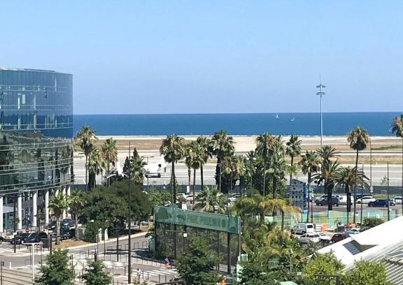 L'Arenas House | Discover Oceanfront Comfort at Nice Parc Phoenix Hotel