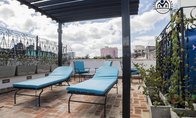 Old Havana Apartment | Tranquil Downtown Retreat with Free WiFi & Spa Amenities
