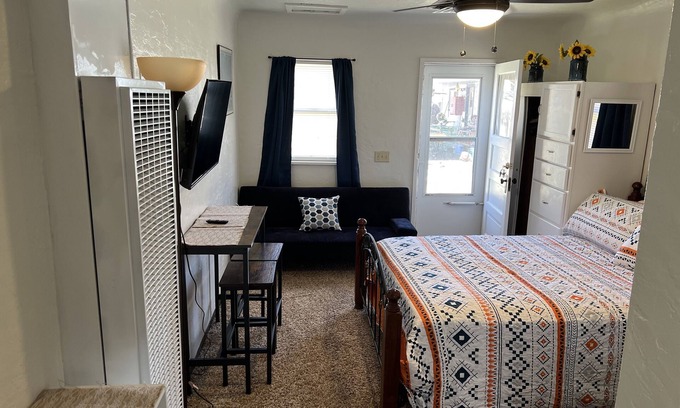 Winslow Apartment | Cozy Studio Apartment with Kitchen Near Downtown Attractions