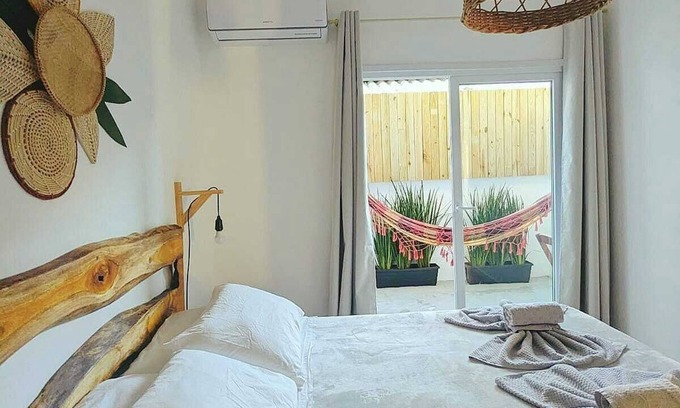 Lagoa Pequena Apartment | Renovated Apartment Near Beach with Pet-Friendly Amenities