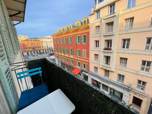 Jean-Medecin Apartment | Stylish Loft with Balcony Overlooking Massena Square