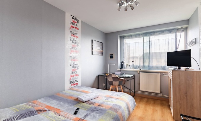 Saint Nicolas - Charles III - Ville vieille - Trois Maisons - Leopold Bed & Breakfast | Top-Rated Room with Kitchen, Breakfast & Family-Friendly Perks