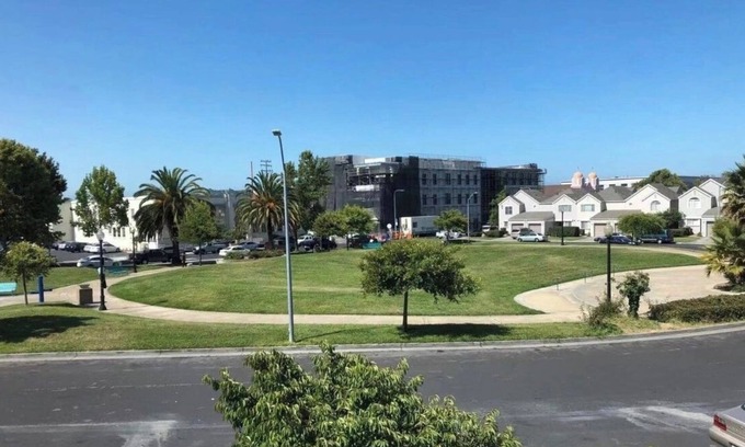 Richmond House | Convenient Room with Breakfast in Richmond, CA